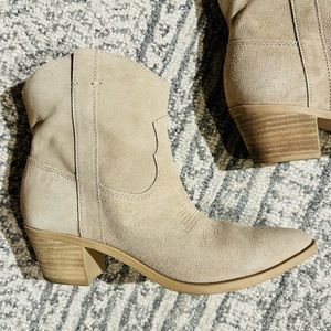 Dolce Vita Sama Suede Western Booties